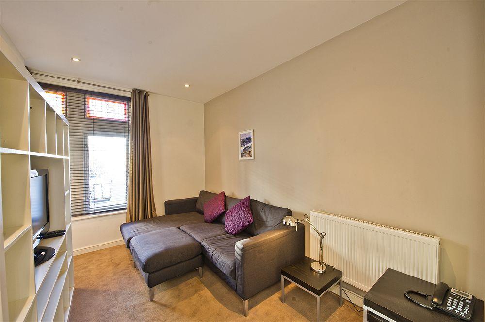 Native Fulham Apartment ลอนดอน ภายนอก รูปภาพ