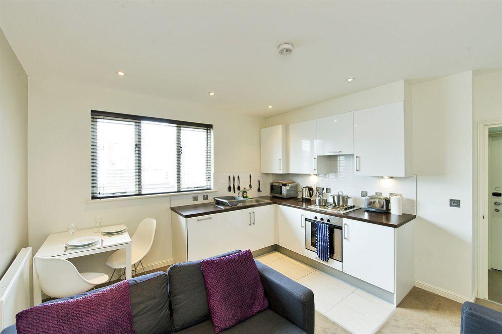 Native Fulham Apartment ลอนดอน ภายนอก รูปภาพ