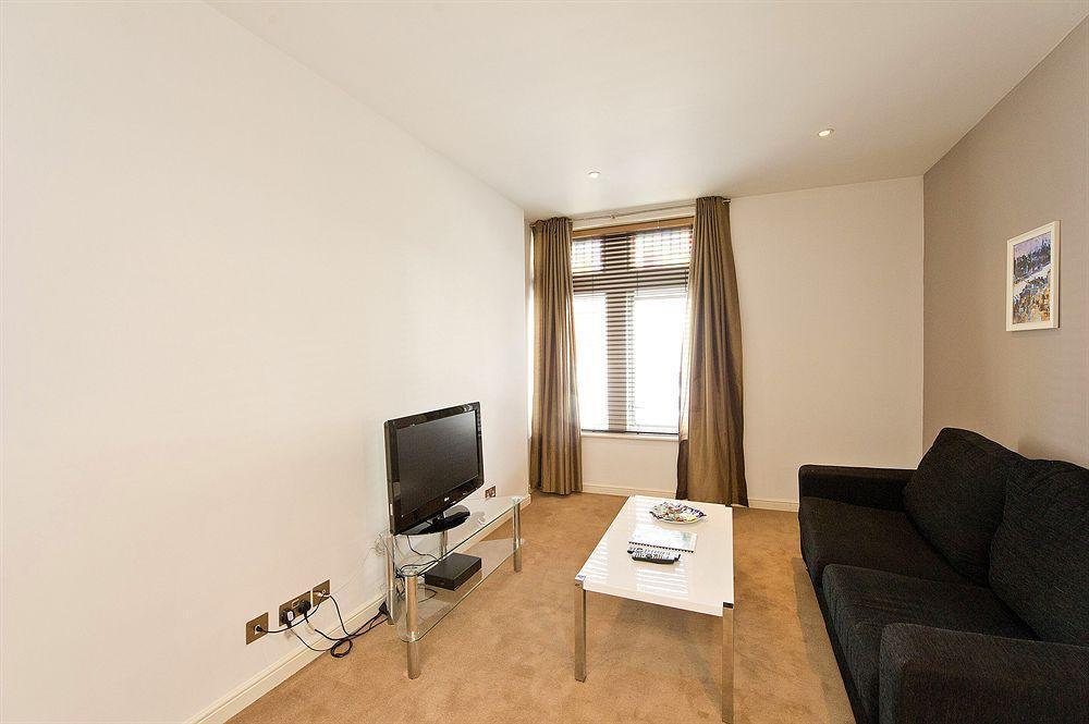 Native Fulham Apartment ลอนดอน ภายนอก รูปภาพ