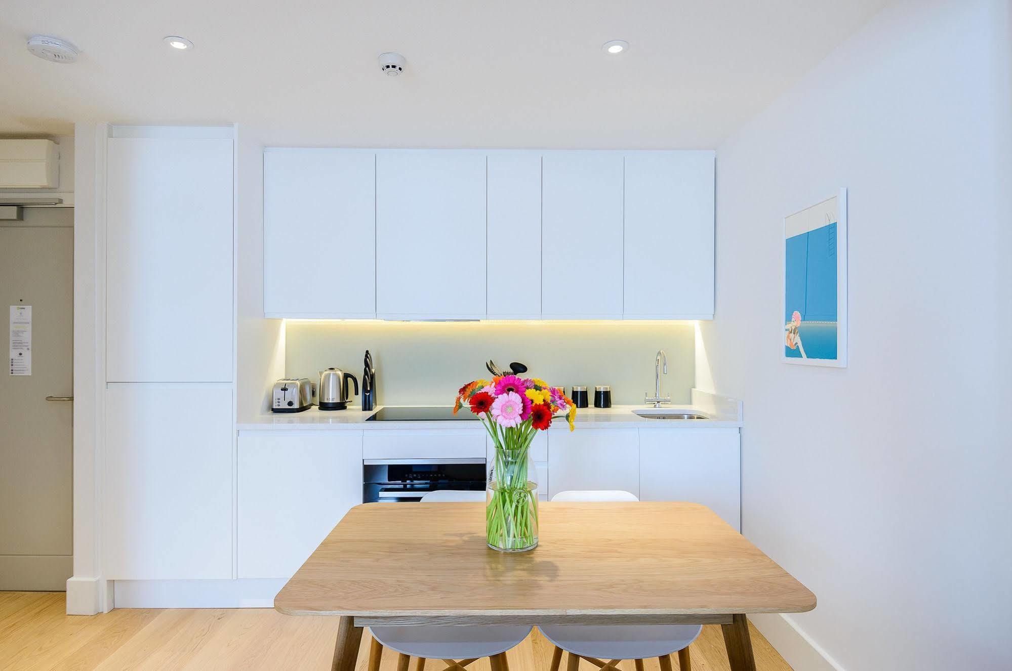 Native Fulham Apartment ลอนดอน ภายนอก รูปภาพ